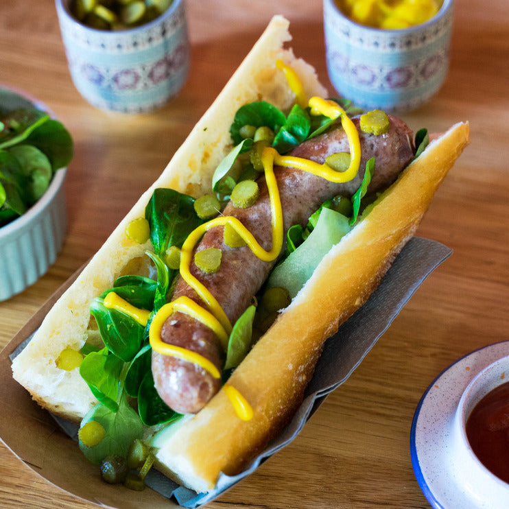 Hotdog de saucisse de sanglier à l'ail des ours