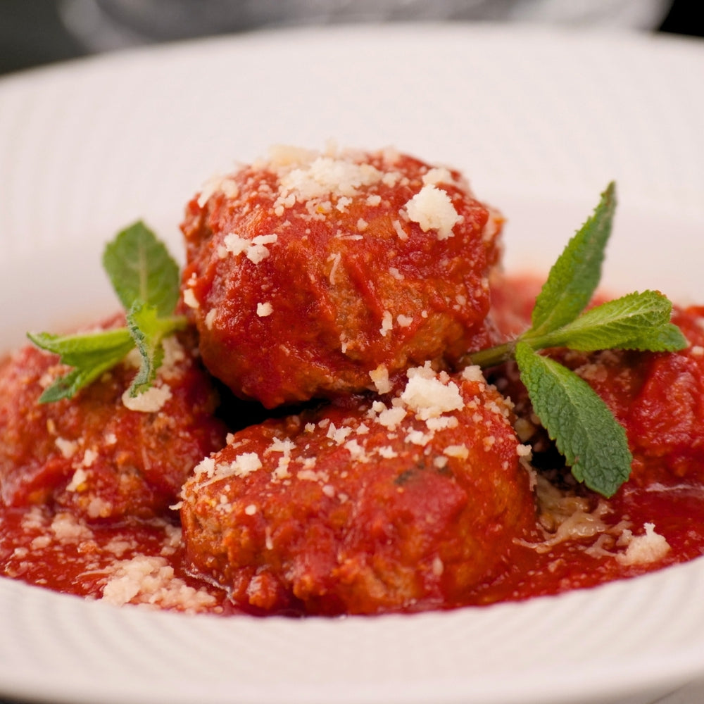 Boulettes italiennes avec de la viande hachée de sanglier