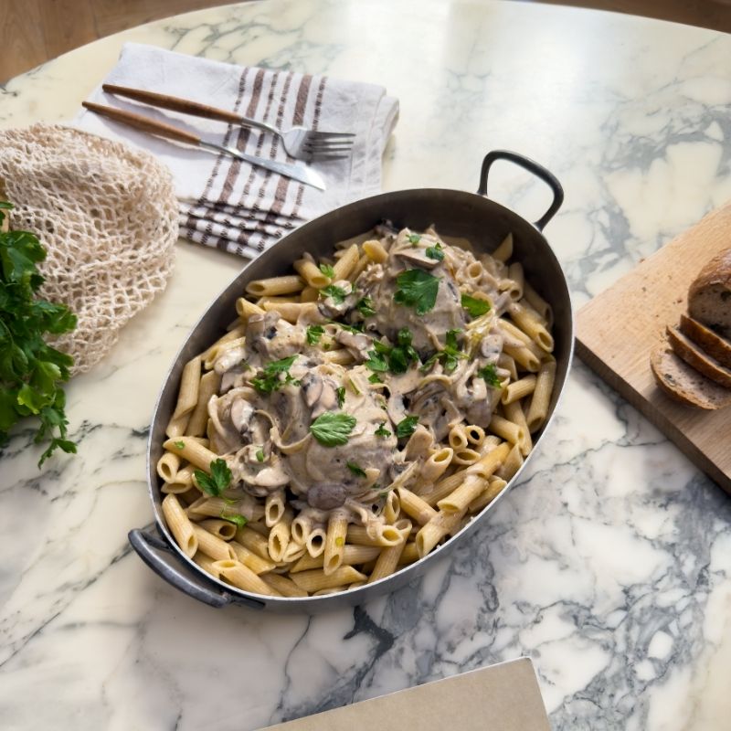 Recette : pavés de cerf, sauce forestière et pâtes au blé noir