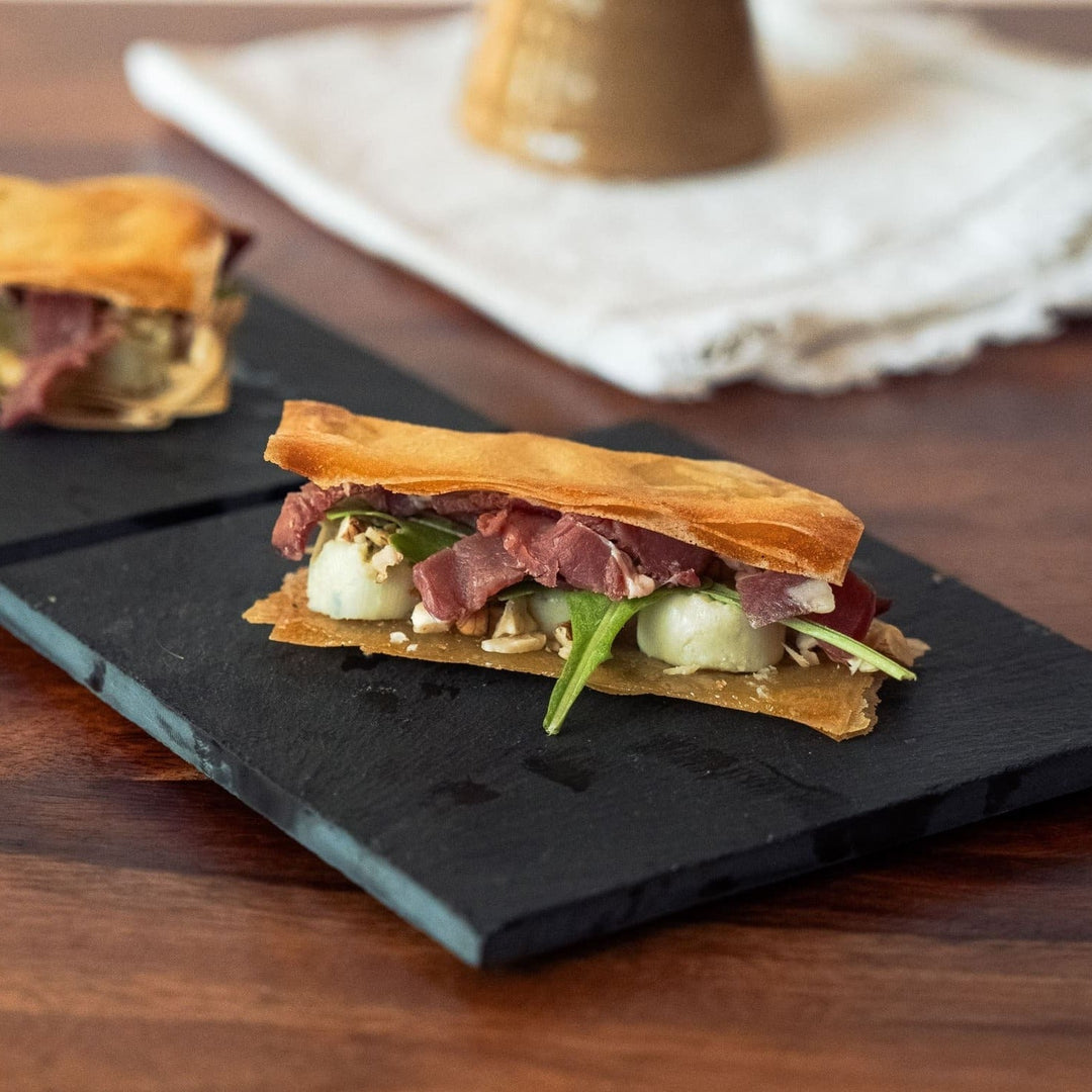 Mille-feuille au jambon fumé de sanglier et au bleu d'Auvergne