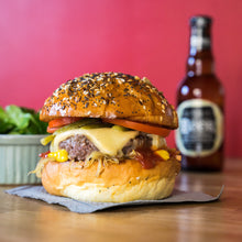 Charger l&#39;image dans la galerie, Burger réalisé avec de la viande hachée de biche