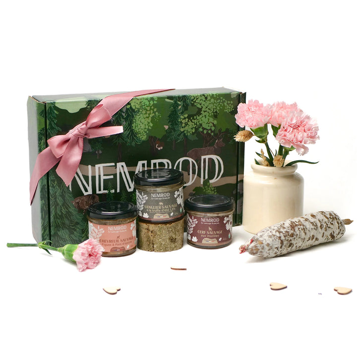 coffret Kit de survie qui contient trois terrines de gibier et un saucisson