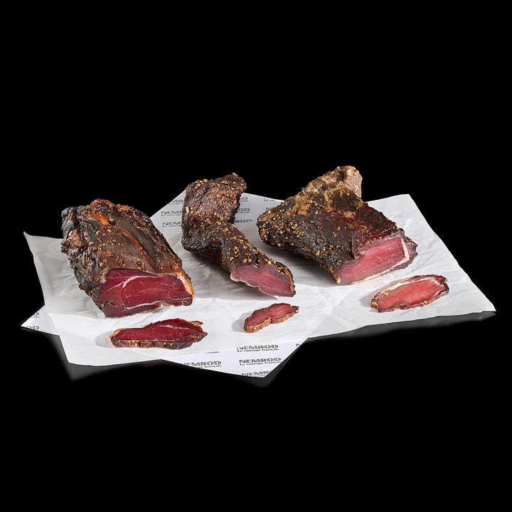 Coffret "L'entier" -  300 gr de jambon fumé de sanglier, 300 gr de Faux filet fumé de sanglier, 300 gr de Filet Mignon de sanglier 