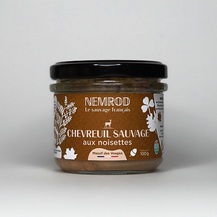 Terrine de Chevreuil sauvage aux Noisettes sur fond blanc